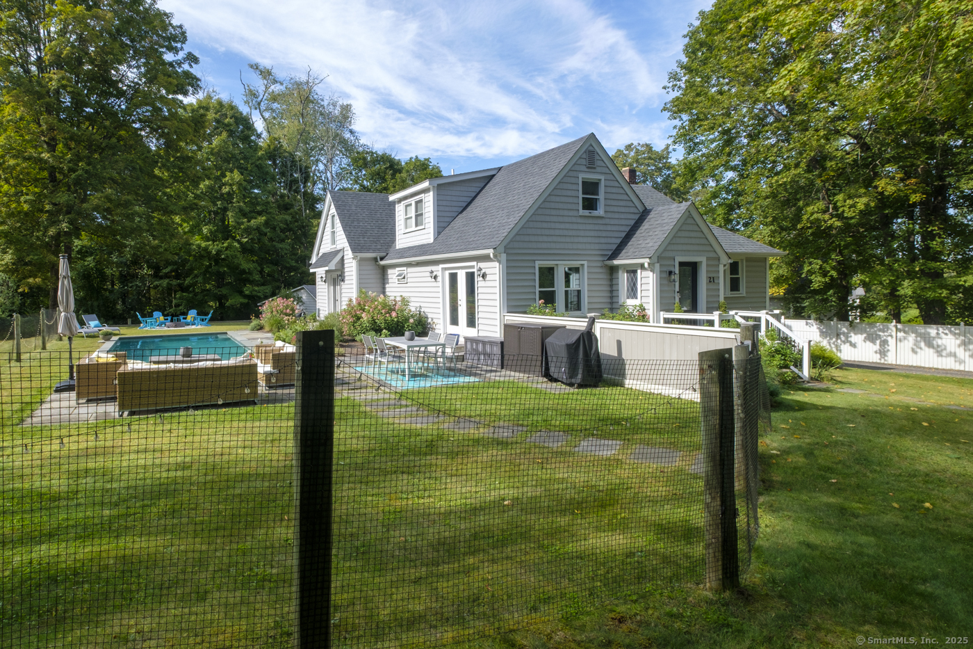 21 Perry Street Salisbury, CT 06039 - Photo 22 of 22 a front view of a house with garden