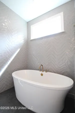 $399,000 | 4007 Bakersfield Drive, Nesbit, MS 38651