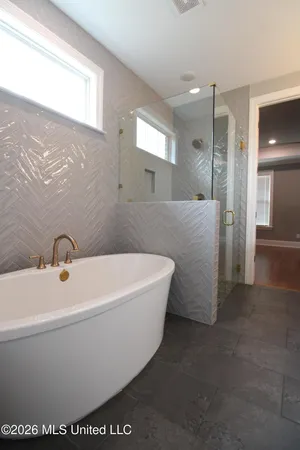 $399,000 | 4007 Bakersfield Drive, Nesbit, MS 38651