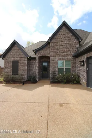 $399,000 | 4007 Bakersfield Drive, Nesbit, MS 38651