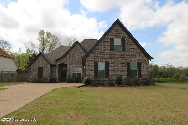 $399,000 | 4007 Bakersfield Drive, Nesbit, MS 38651