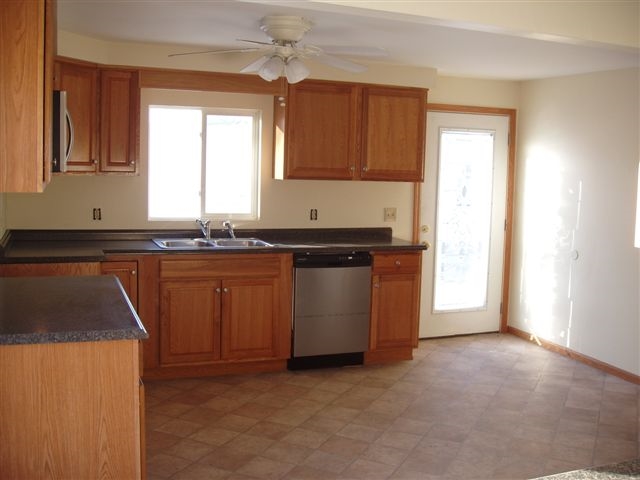 216 3rd Street Colona, IL 61241 - Photo 6 of 16 Gallery Image 6