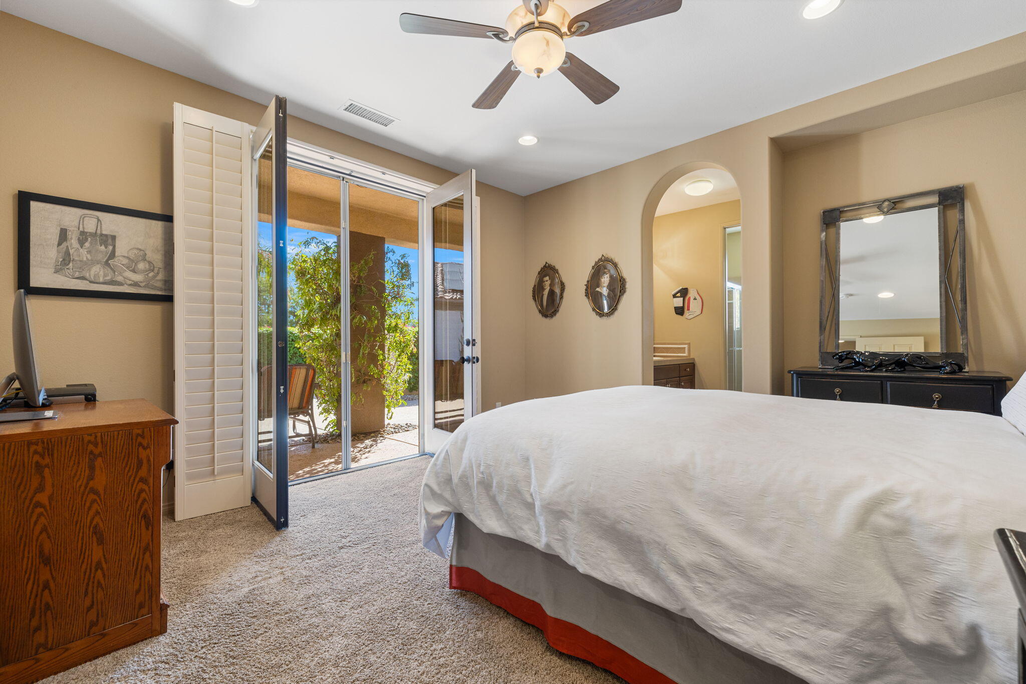 106 Lakefront Way Rancho Mirage, CA 92270 - Photo 23 of 35 guest bedroom ensuite
