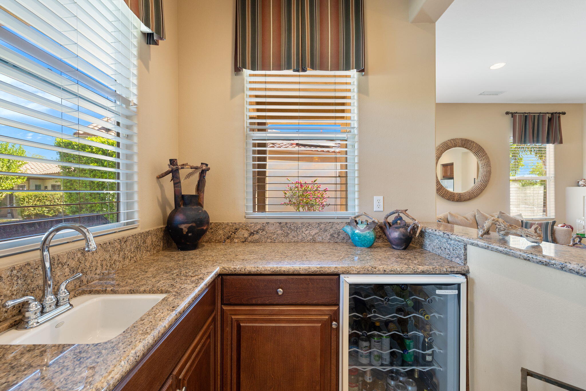 106 Lakefront Way Rancho Mirage, CA 92270 - Photo 10 of 35 bar