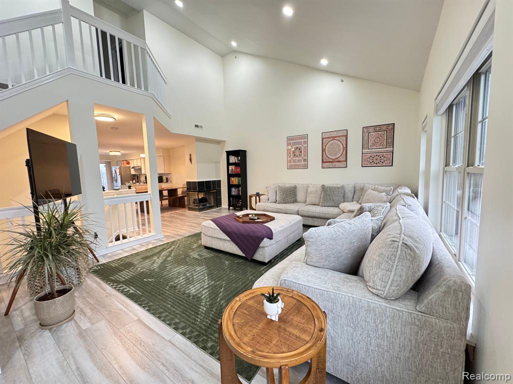 4248 Schaefer Road Dearborn, MI 48126 - Photo 8 of 21