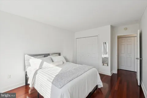 $189,000 | 2101 Chestnut Street, Unit 1412, Philadelphia, PA 19103