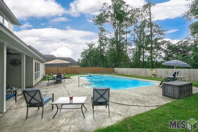 $384,000 | 8614 Sandpiper Street, Denham Springs, LA 70706