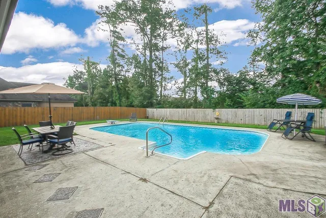 $370,000 | 8614 Sandpiper Street, Denham Springs, LA 70706