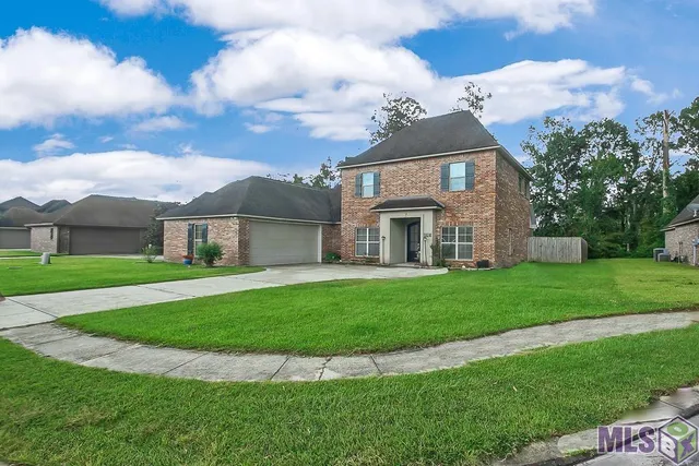 $370,000 | 8614 Sandpiper Street, Denham Springs, LA 70706