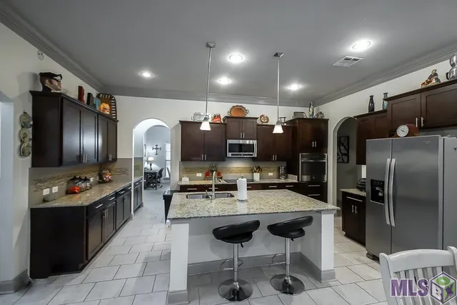 $365,000 | 8614 Sandpiper Street, Denham Springs, LA 70706