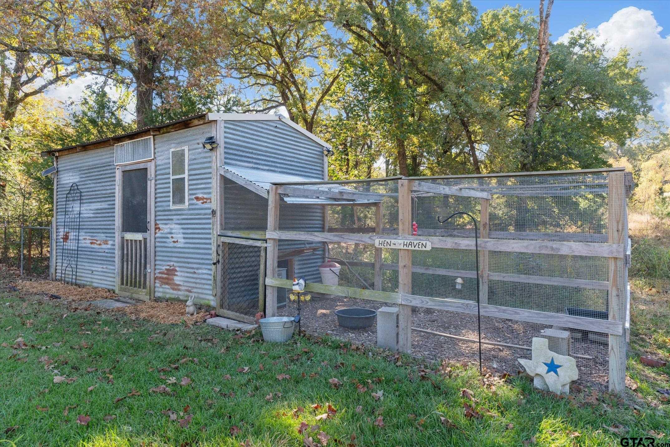 3360 Fm 1805 Van, TX 75790 - Photo 39 of 46 a backyard of a house with lots of green space