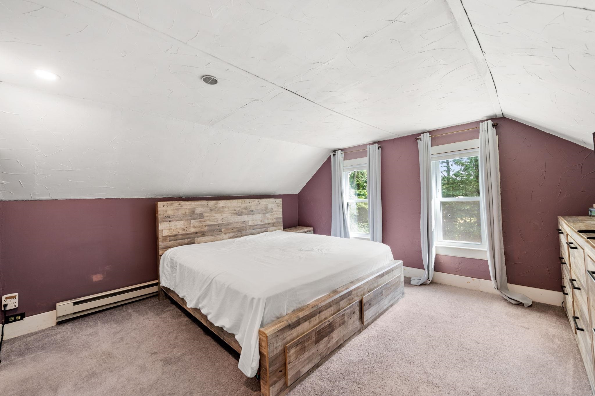 39 Newfields Road Exeter, NH 03833 - Photo 11 of 28