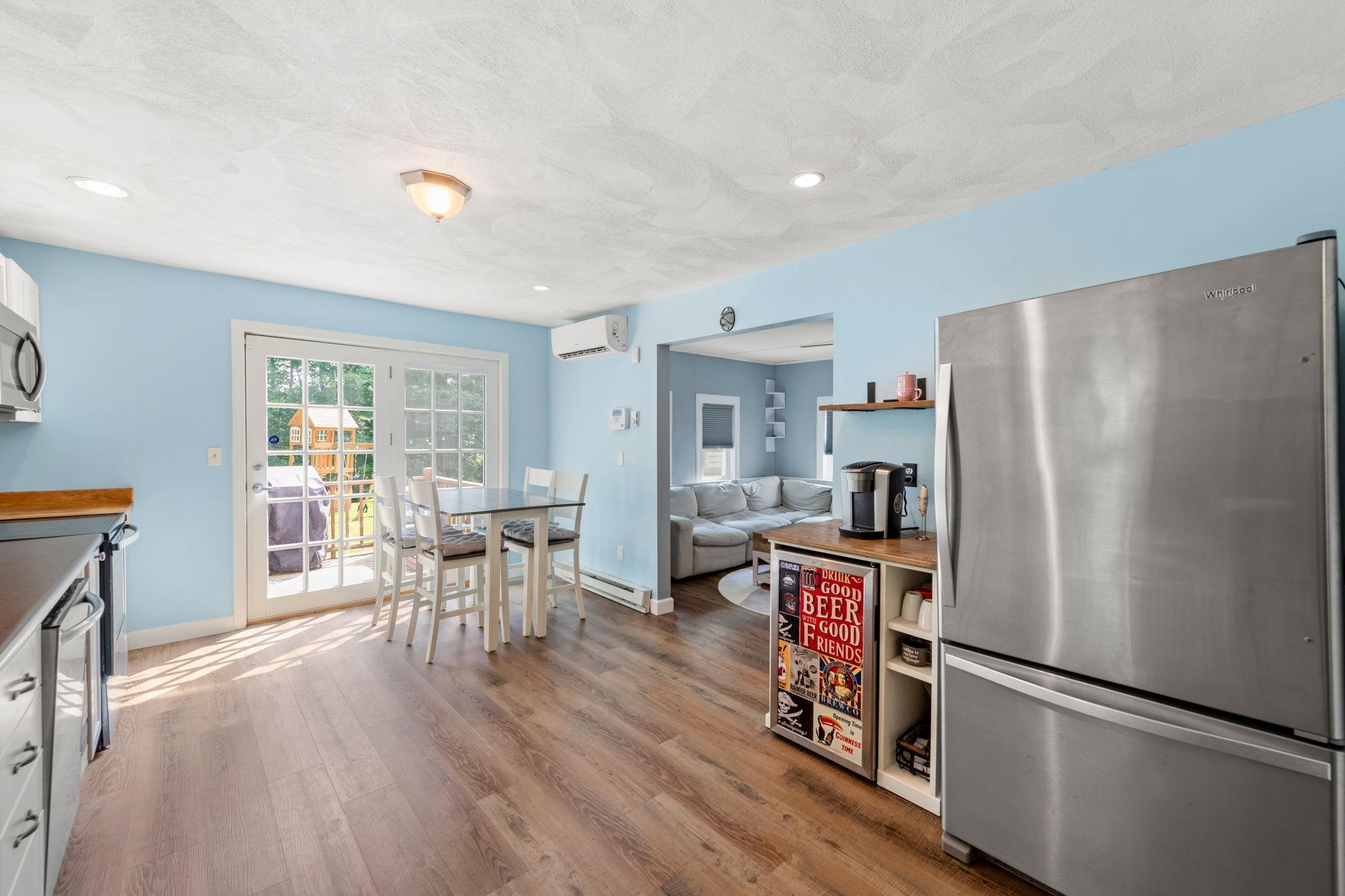 39 Newfields Road Exeter, NH 03833 - Photo 6 of 28