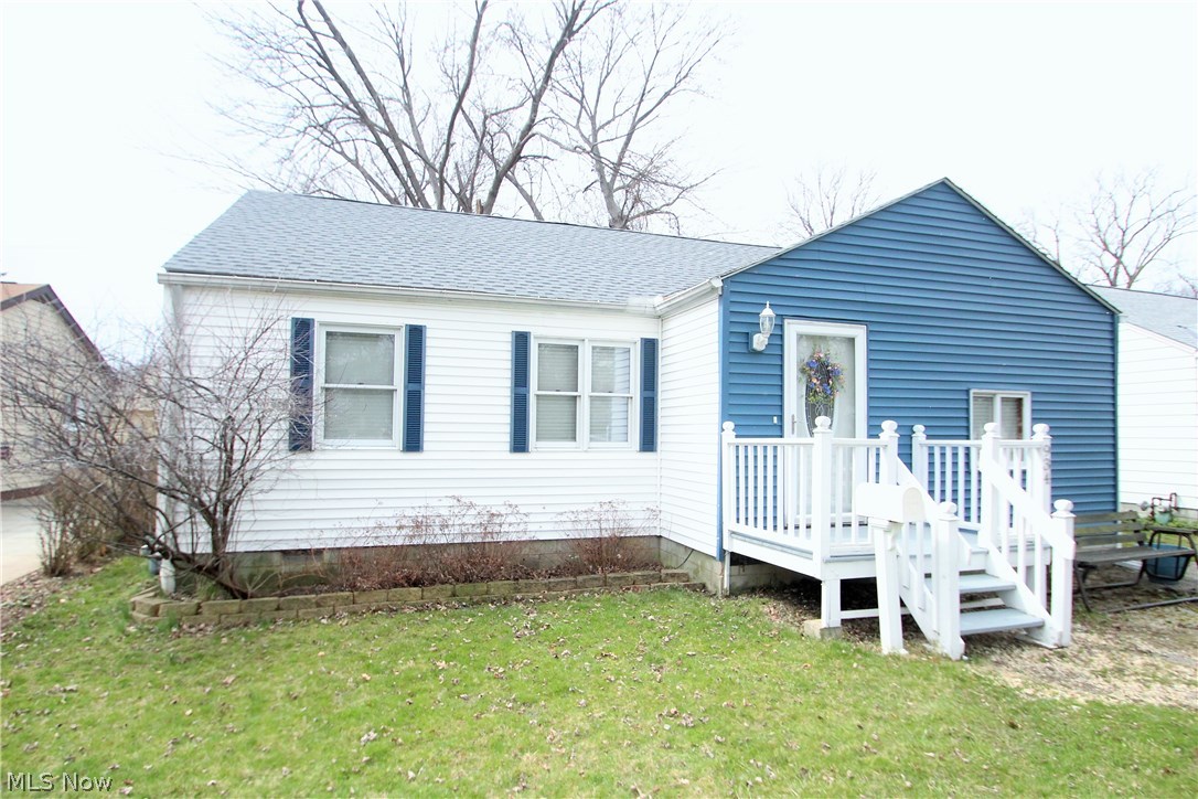 934 Mannering Road Eastlake, OH 44095 - Photo 1 of 18 Gallery Image 1
