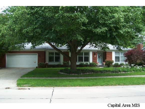 44 Golf Road Springfield, IL 62704 - Photo 1 of 7