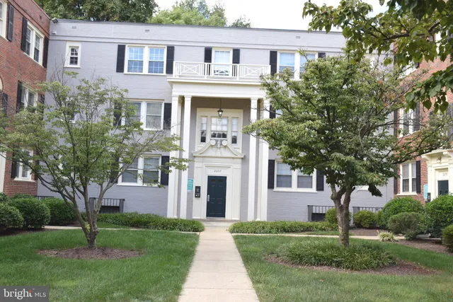 $1,700 | 2057 38th Street Southeast, Unit 301, Washington, DC 20020