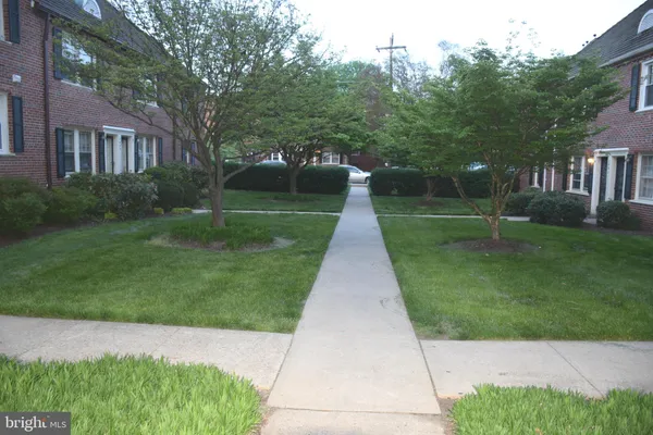 $1,700 | 2057 38th Street Southeast, Unit 301, Washington, DC 20020