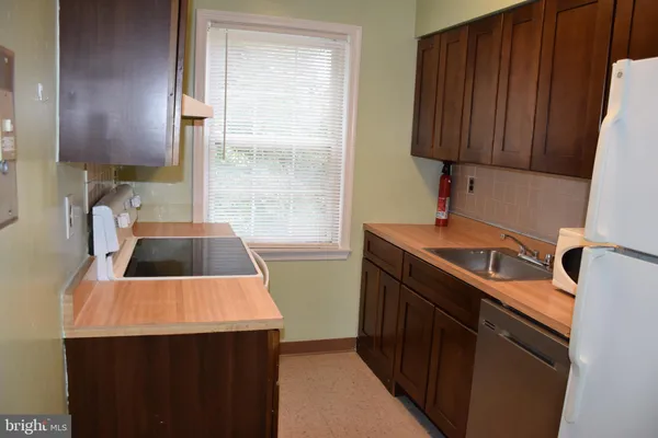 $1,700 | 2057 38th Street Southeast, Unit 301, Washington, DC 20020