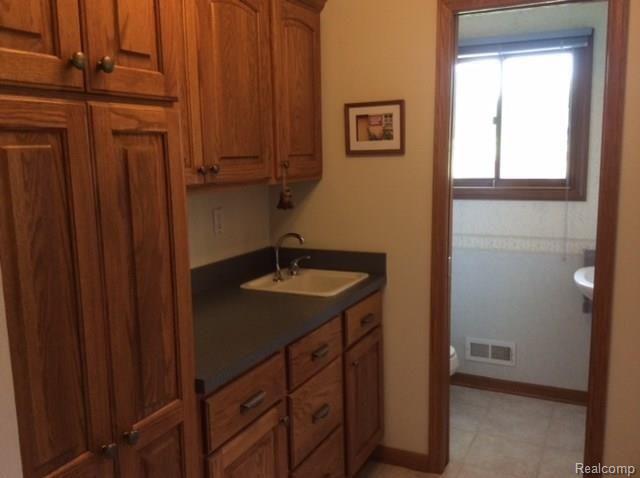 2815 Lannen Road Howell, MI 48855 - Photo 11 of 22