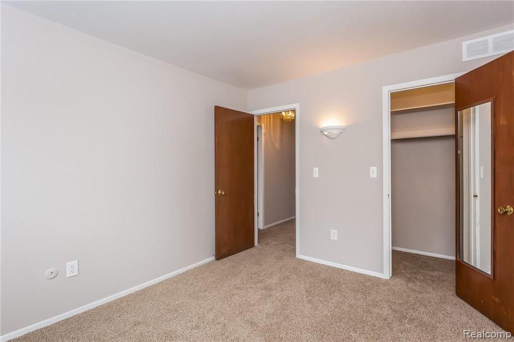 108 Manor Way Rochester, MI 48309 - Photo 22 of 32