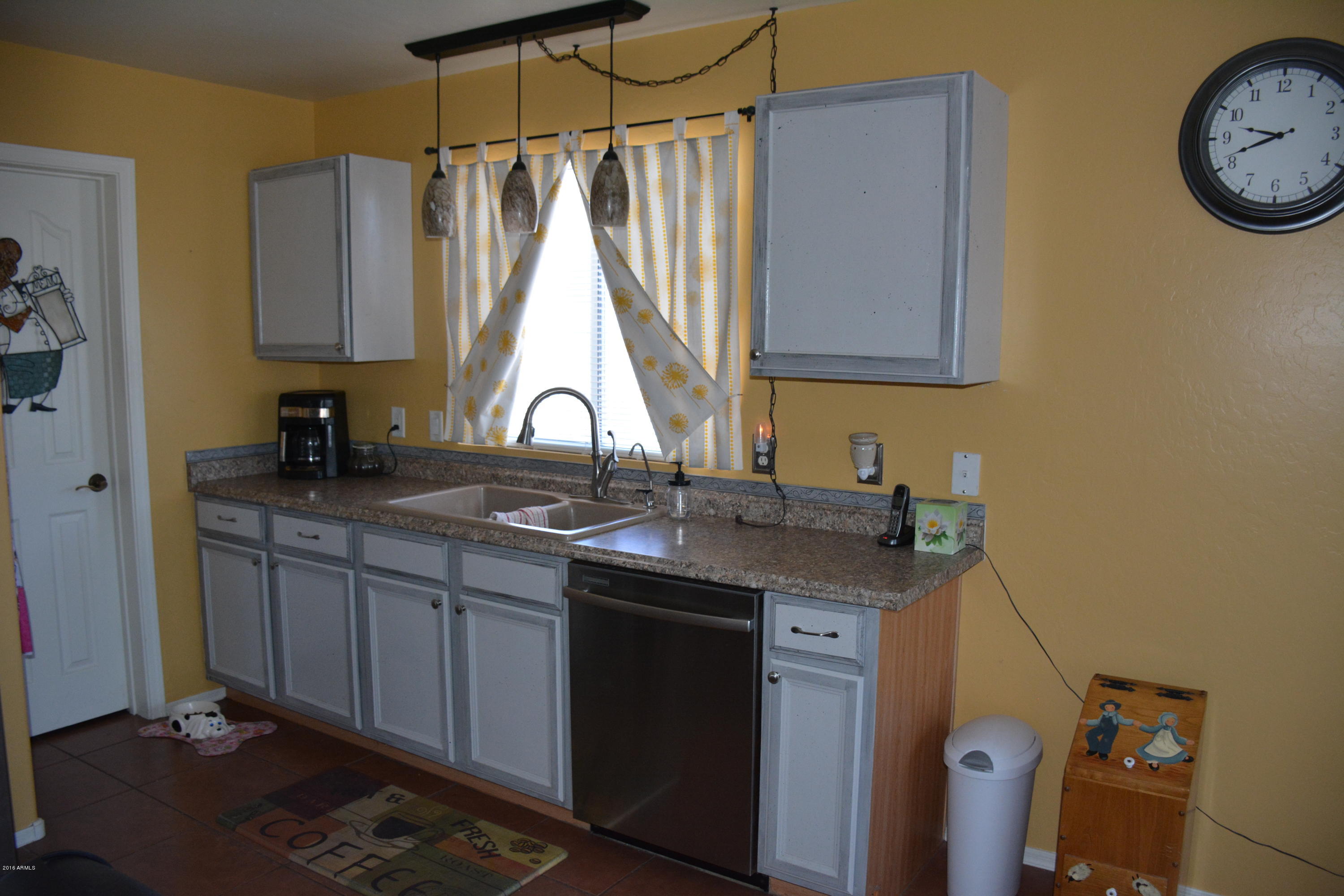 3731 South Wickiup Road Apache Junction, AZ 85119 - Photo 18 of 33 Kitchen
