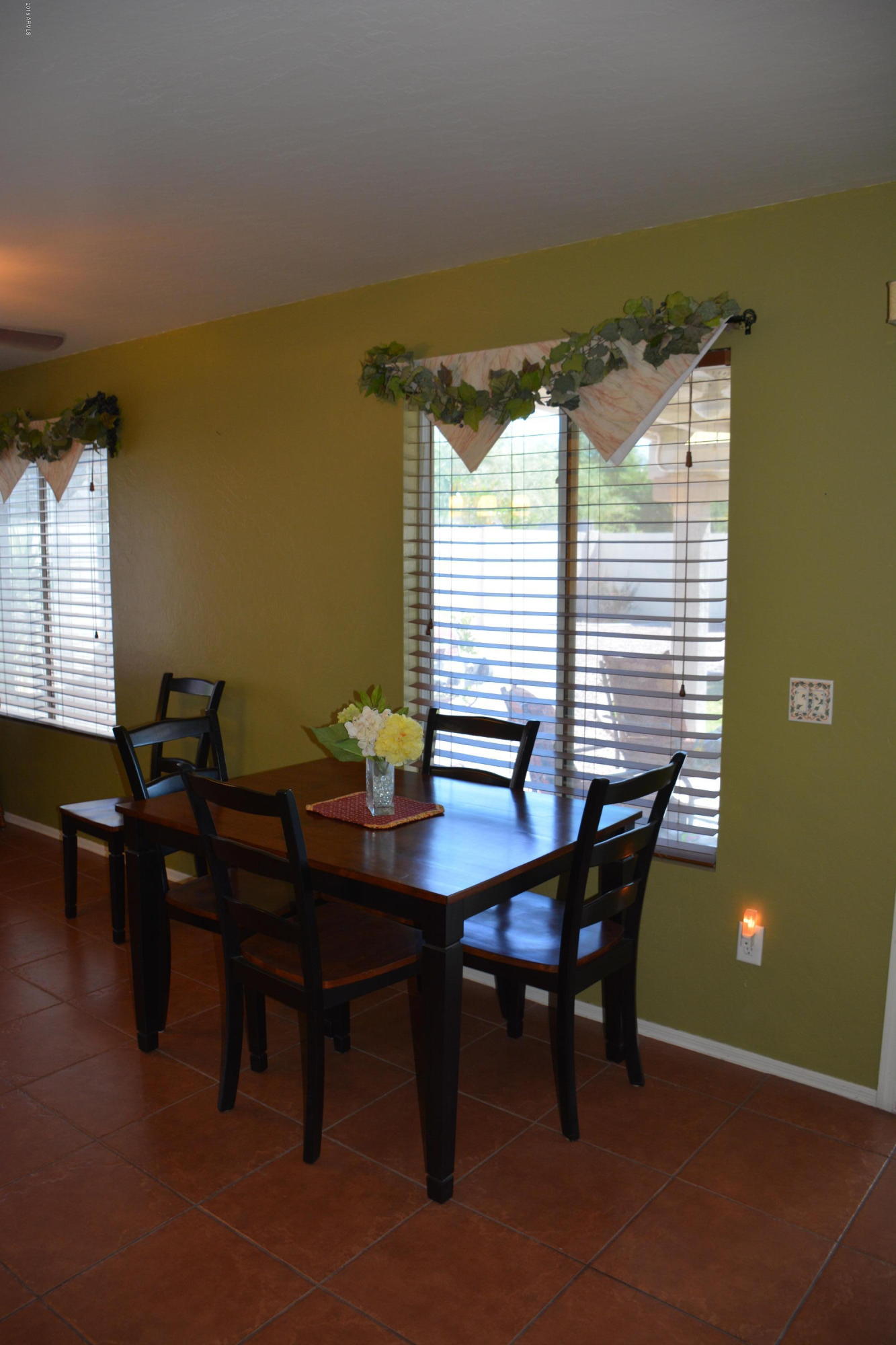 3731 South Wickiup Road Apache Junction, AZ 85119 - Photo 10 of 33 Dining Room