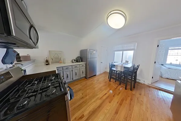 $3,800 | 586 East Broadway, Unit 2, Boston, MA 02127