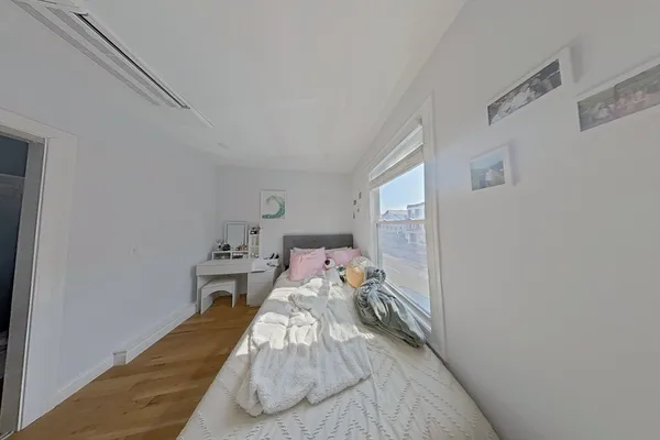 $3,800 | 586 East Broadway, Unit 2, Boston, MA 02127