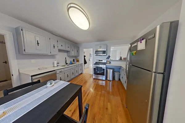 $3,800 | 586 East Broadway, Unit 2, Boston, MA 02127