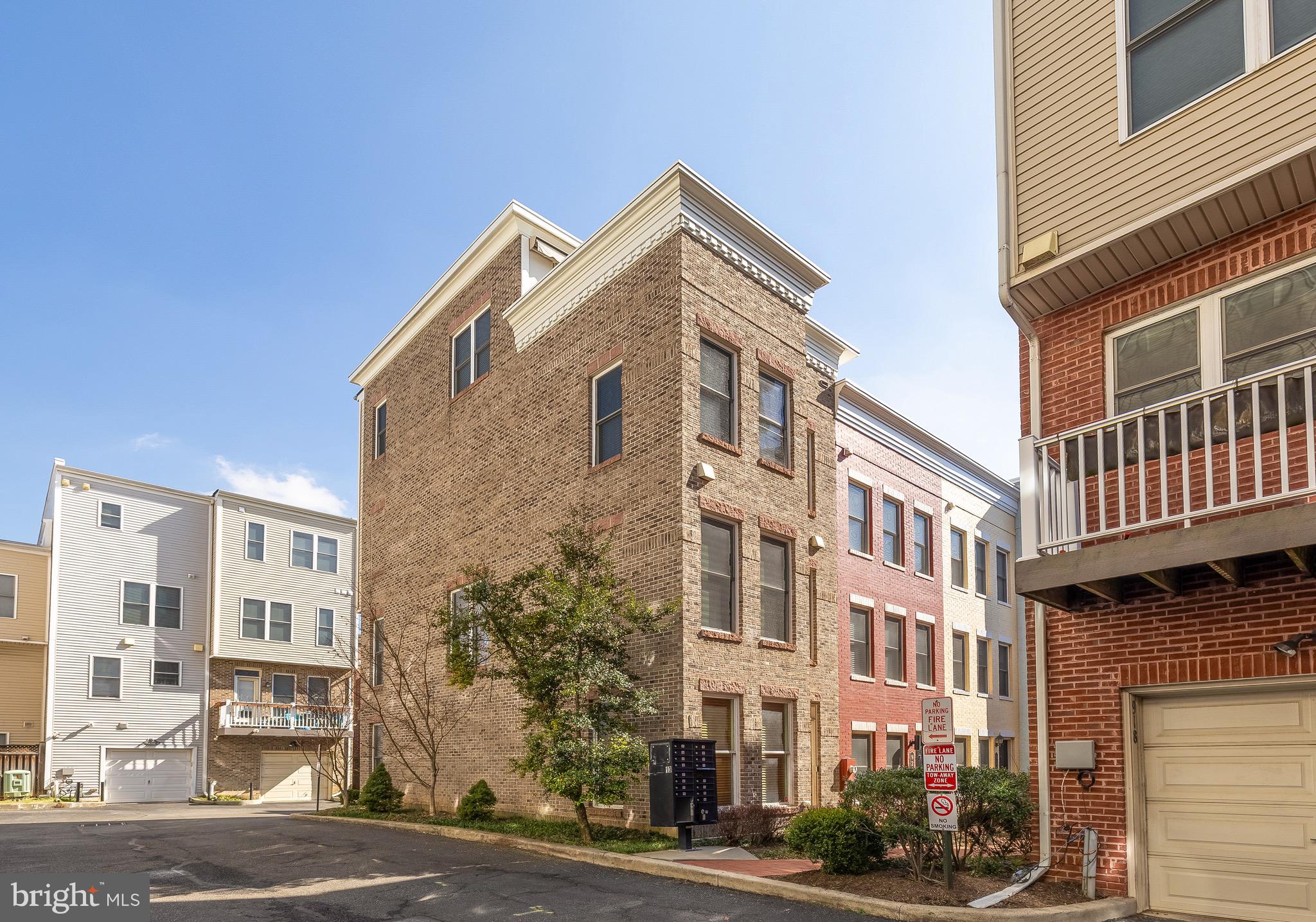 920 4th Street Southeast Washington, DC 20003 - Photo 1 of 32