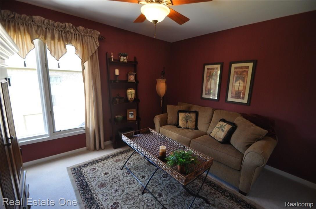 1958 Rainbow Drive Rochester, MI 48306 - Photo 25 of 36 25.JPG