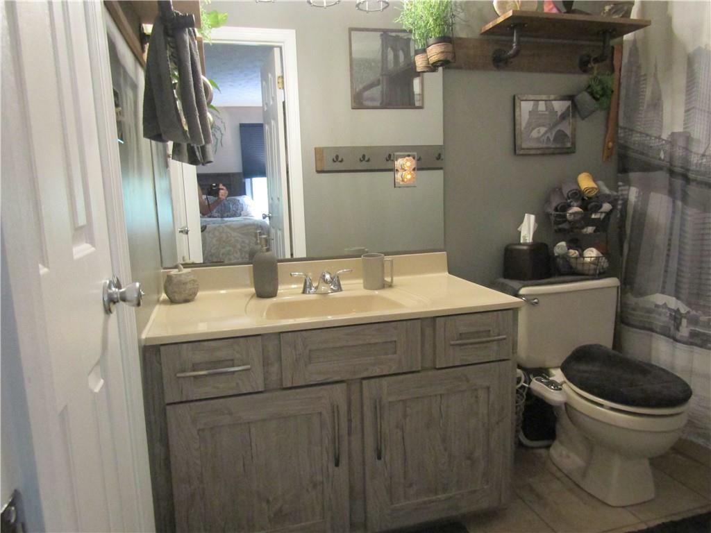2313 Old Greentree Road Carnegie, PA 15106 - Photo 13 of 23 Gallery Image 13