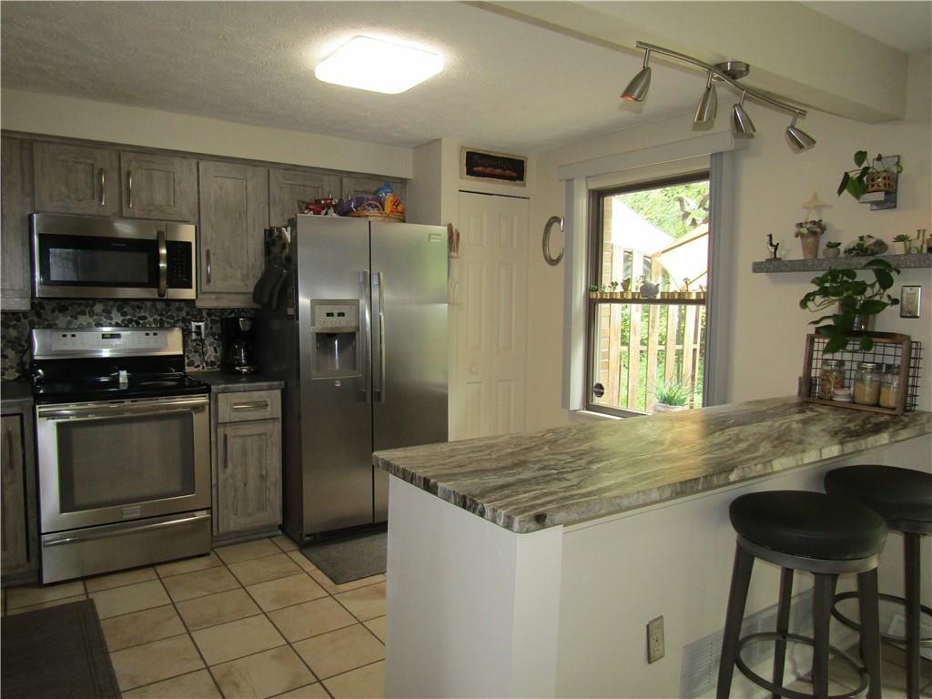 2313 Old Greentree Road Carnegie, PA 15106 - Photo 18 of 23 Gallery Image 18
