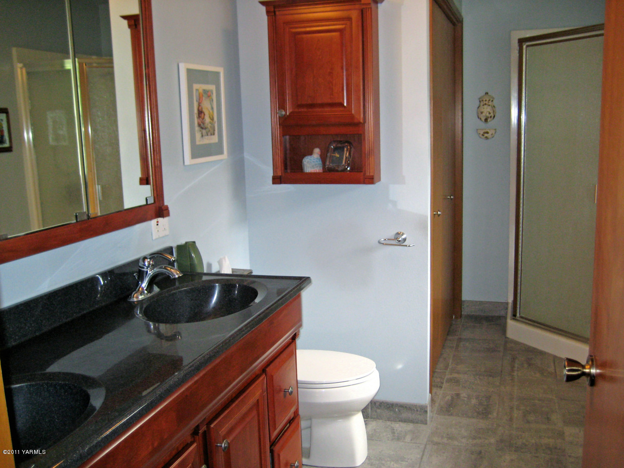 1903 Moore Road Yakima, WA 98908 - Photo 14 of 25 Master Bathroom