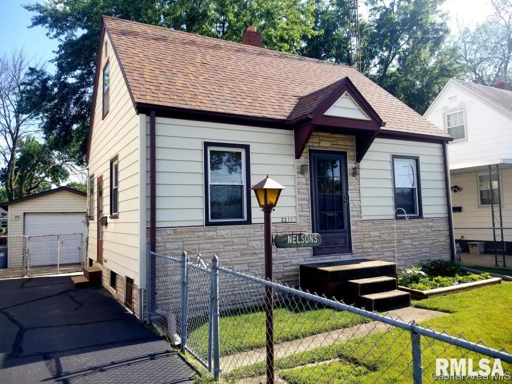 2216 E Keys Springfield, IL 62702 - Photo 2 of 25
