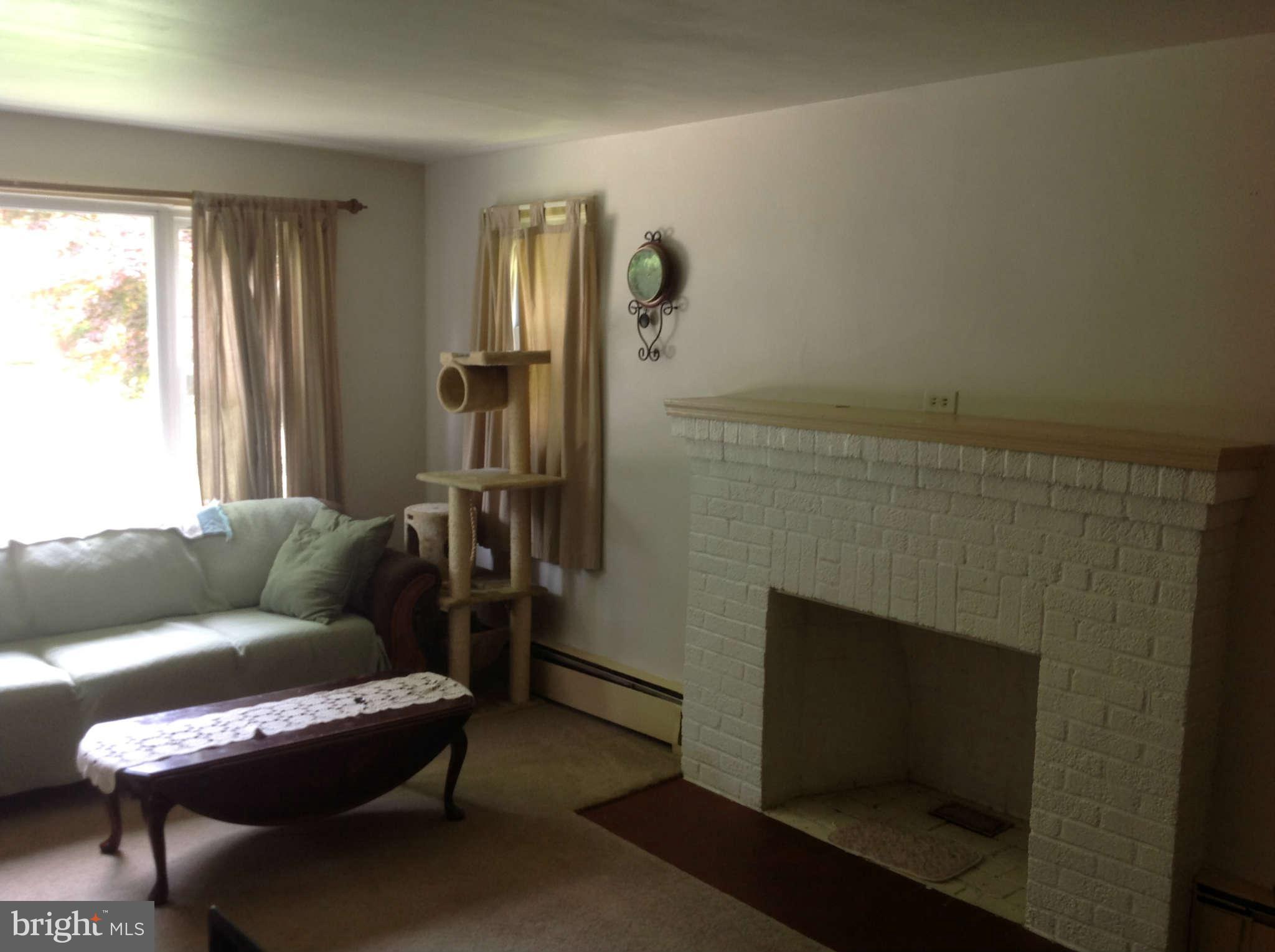 5103 Sharon Road Temple Hills, MD 20748 - Photo 4 of 30 Living Room