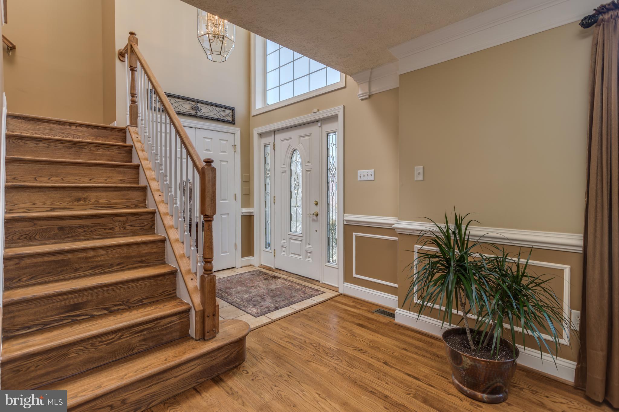 286 Huntersridge Road Winchester, VA 22602 - Photo 4 of 42 Enter into 2-Story Foyer!
