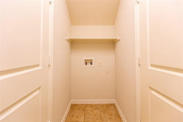 a view of utility room