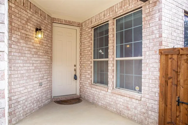 $2,300 | 1020 Rodin Lane, Carrollton, TX 75006