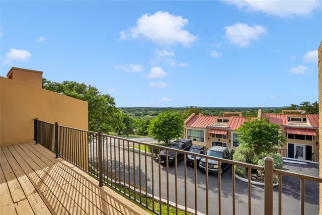 $1,750 | 402 Hi Stirrup, Unit E2, Horseshoe Bay, TX 78657