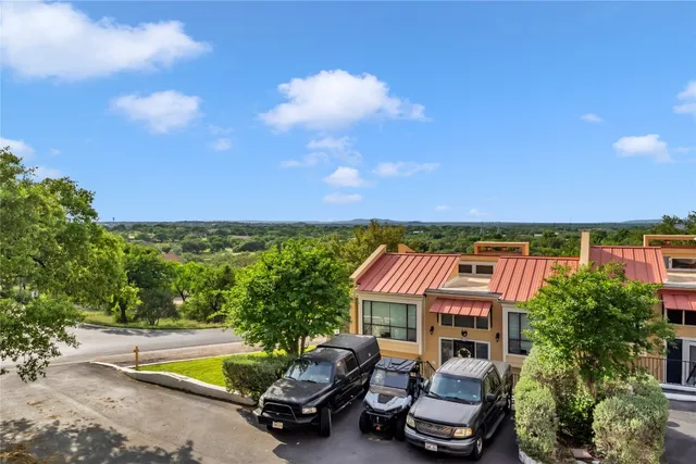 $2,000 | 402 Hi Stirrup, Unit E2, Horseshoe Bay, TX 78657