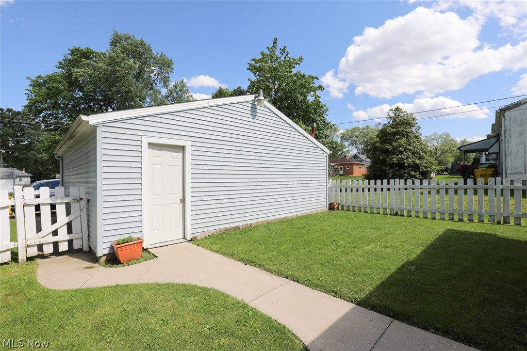 225 South Johnson Road Sebring, OH 44672 - Photo 11 of 11 Gallery Image 11