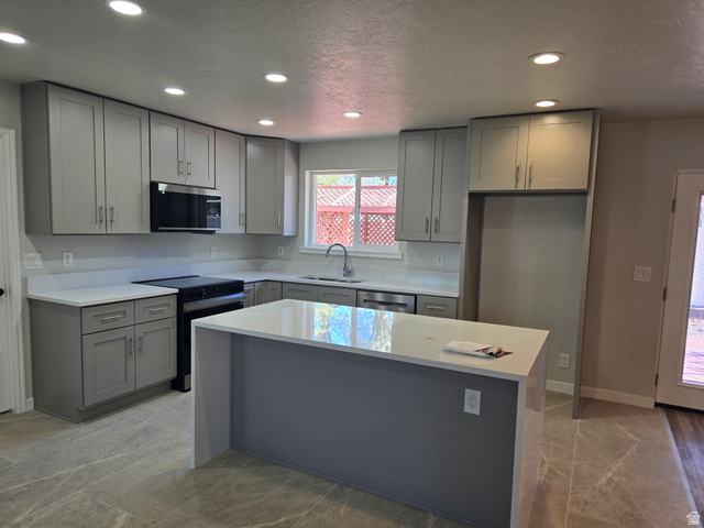 8483 Terrace Drive Sandy, UT 84093 - Photo 3 of 6