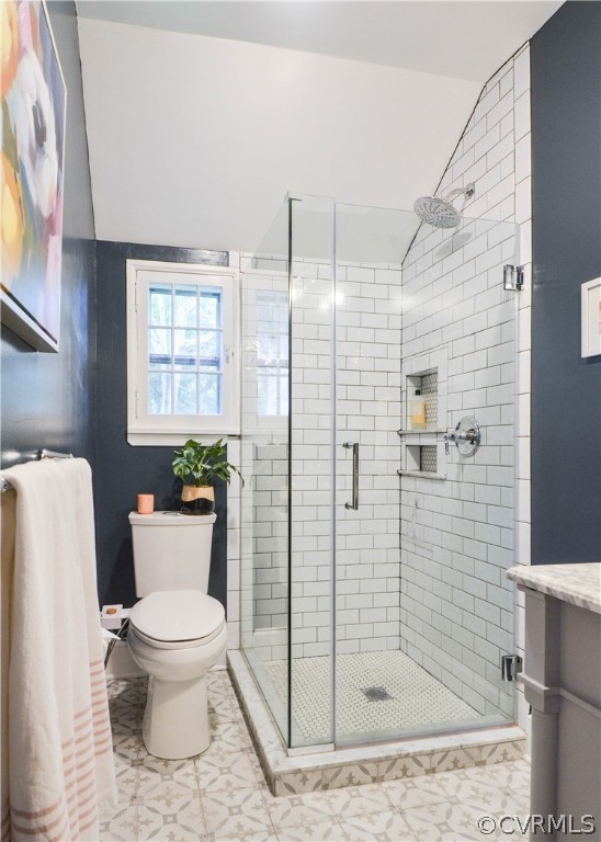 5212 Devonshire Road Richmond, VA 23225 - Photo 28 of 43 Exquisitely renovated hall bathroom
