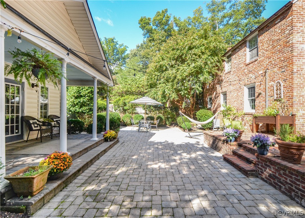 5212 Devonshire Road Richmond, VA 23225 - Photo 33 of 43 Prime entertaining/relaxing spot!