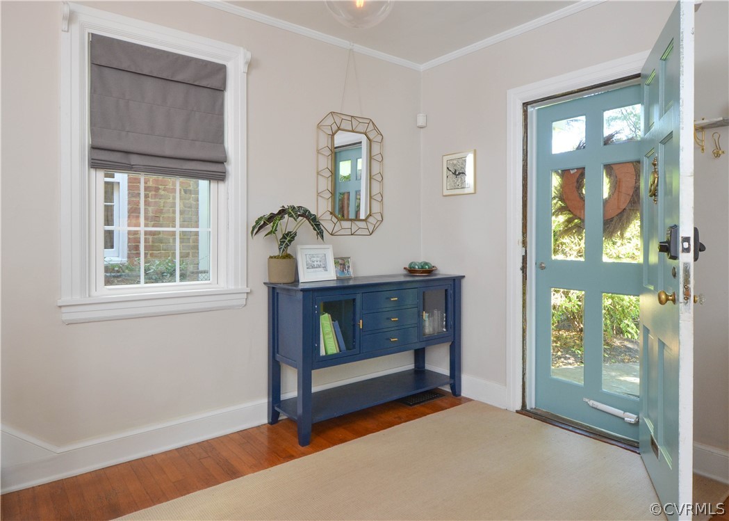 5212 Devonshire Road Richmond, VA 23225 - Photo 4 of 43 Sunny foyer with custom window treatments