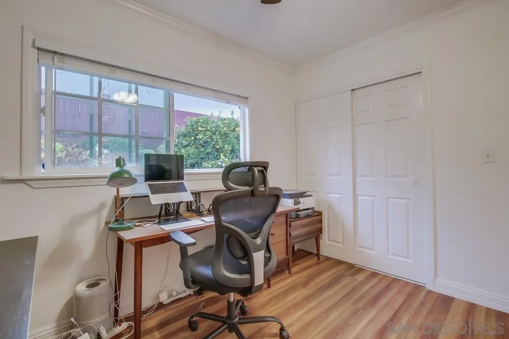 10520 El Nopal Santee, CA 92071 - Photo 17 of 34 a workspace with furniture and a window