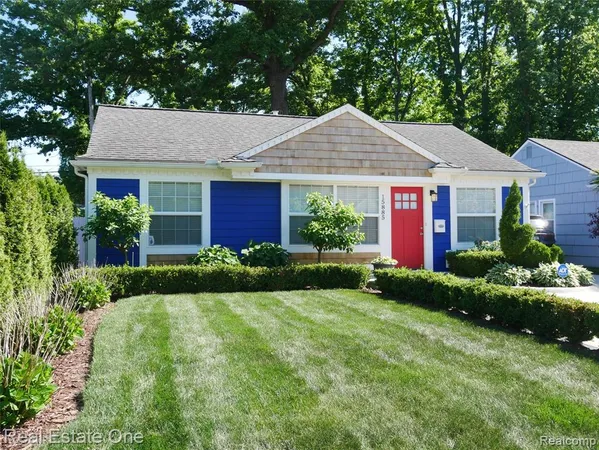 $2,995 | 15885 West 14 Mile Road, Beverly Hills, MI 48025