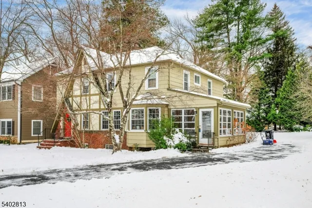 $925,000 | 247 Hillside Avenue, Chatham, NJ 07928
