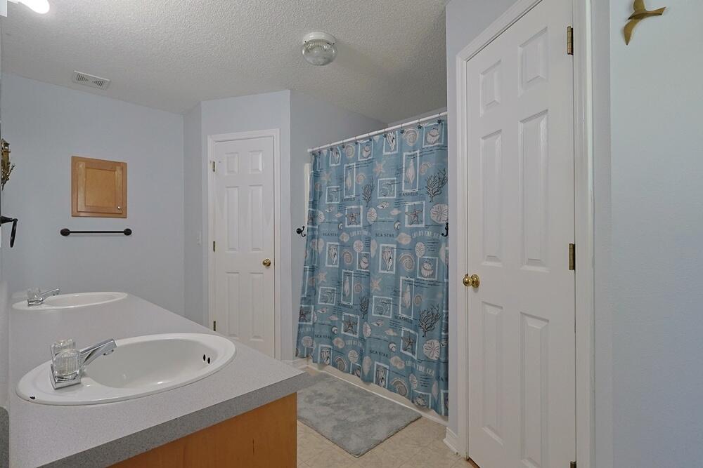 5205 Whitehurst Lane Crestview, FL 32536 - Photo 21 of 35 Main Bath.1